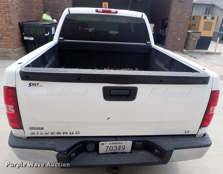 image for item IJ9881 2008 Chevrolet Silverado 1500  Crew Cab pickup truck