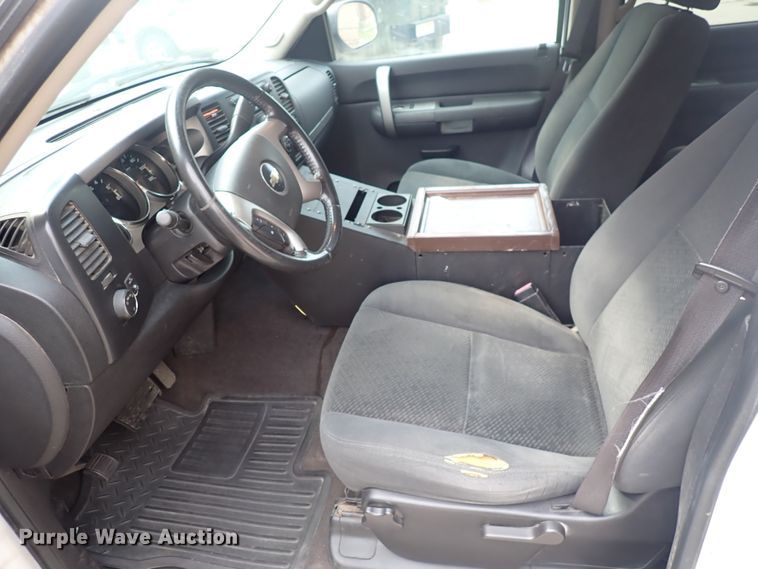 image for item IJ9881 2008 Chevrolet Silverado 1500  Crew Cab pickup truck