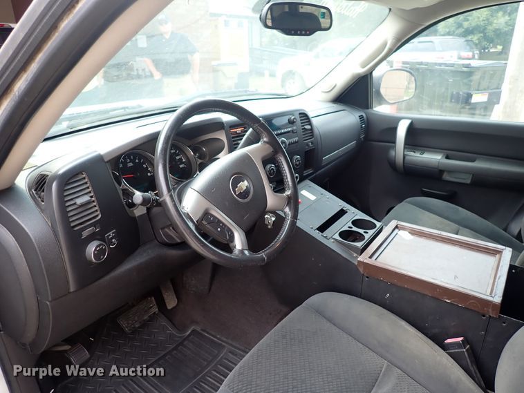 image for item IJ9881 2008 Chevrolet Silverado 1500  Crew Cab pickup truck