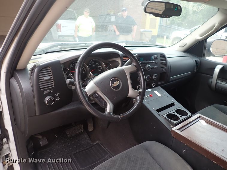 image for item IJ9881 2008 Chevrolet Silverado 1500  Crew Cab pickup truck