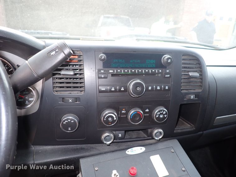 image for item IJ9881 2008 Chevrolet Silverado 1500  Crew Cab pickup truck