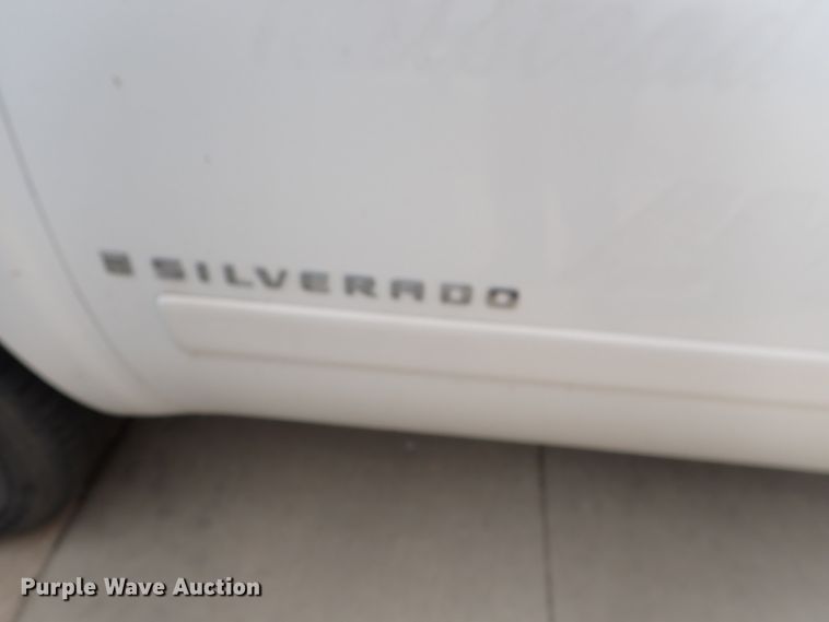 image for item IJ9881 2008 Chevrolet Silverado 1500  Crew Cab pickup truck