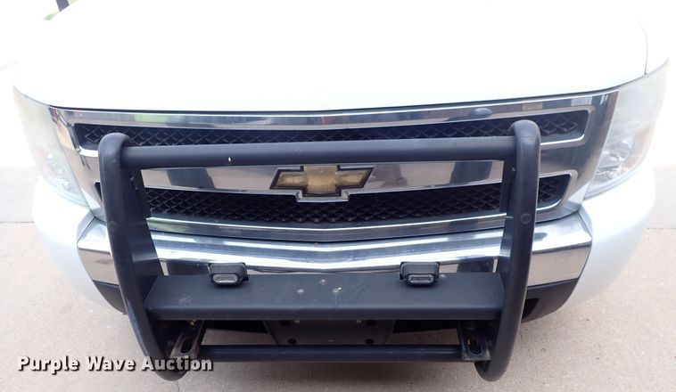 image for item IJ9881 2008 Chevrolet Silverado 1500  Crew Cab pickup truck