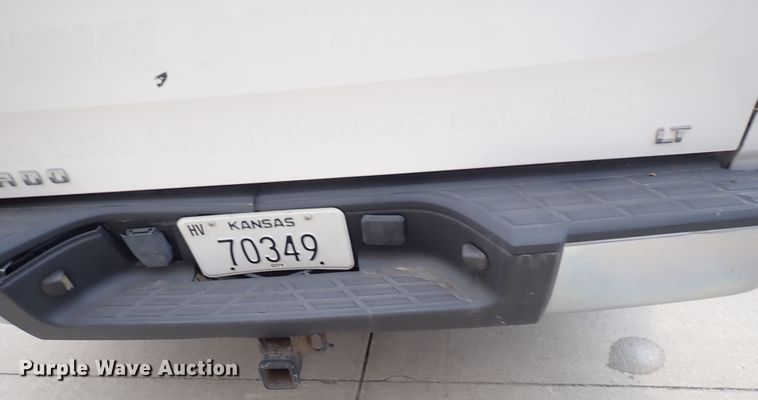 image for item IJ9881 2008 Chevrolet Silverado 1500  Crew Cab pickup truck