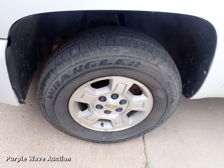 image for item IJ9881 2008 Chevrolet Silverado 1500  Crew Cab pickup truck