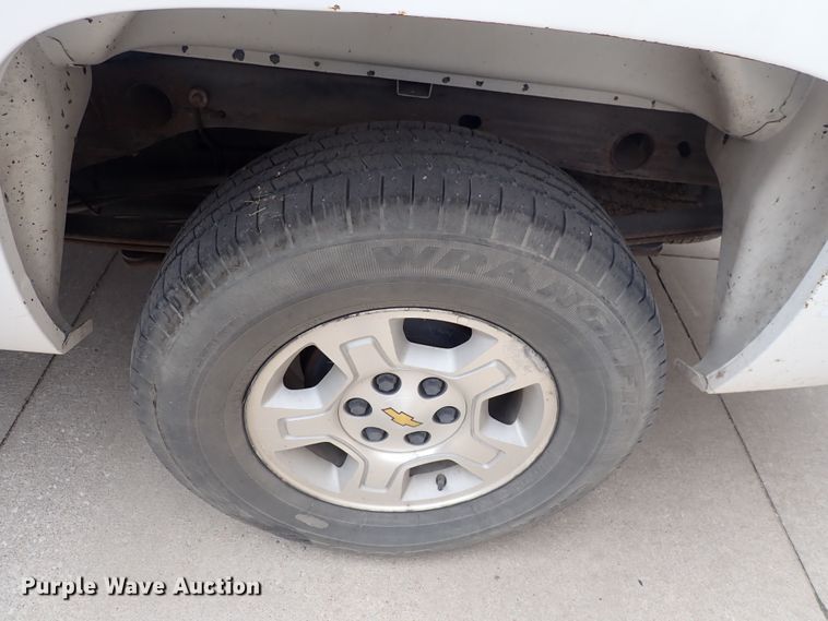 image for item IJ9881 2008 Chevrolet Silverado 1500  Crew Cab pickup truck