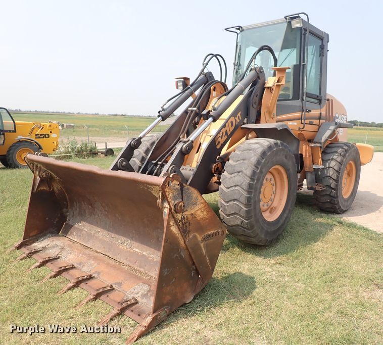 image for item IJ9902 2004 Case 521DXT  wheel loader