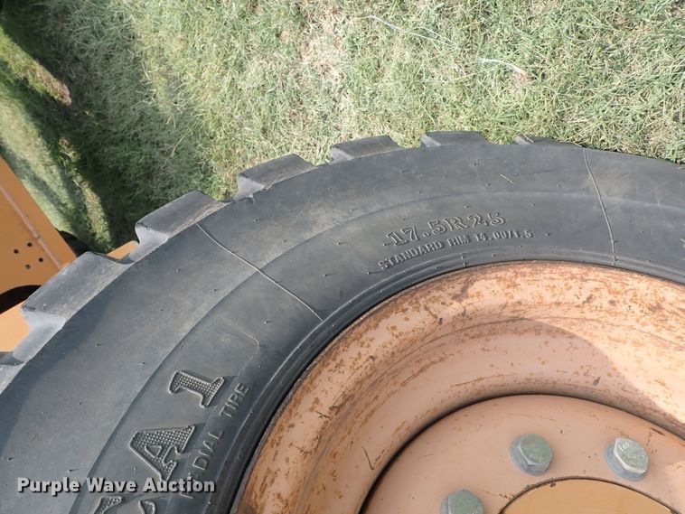 image for item IJ9902 2004 Case 521DXT  wheel loader