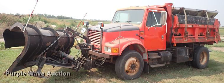 image for item IJ9906 1993 International 4900  dump truck