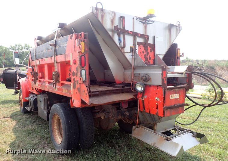 image for item IJ9906 1993 International 4900  dump truck