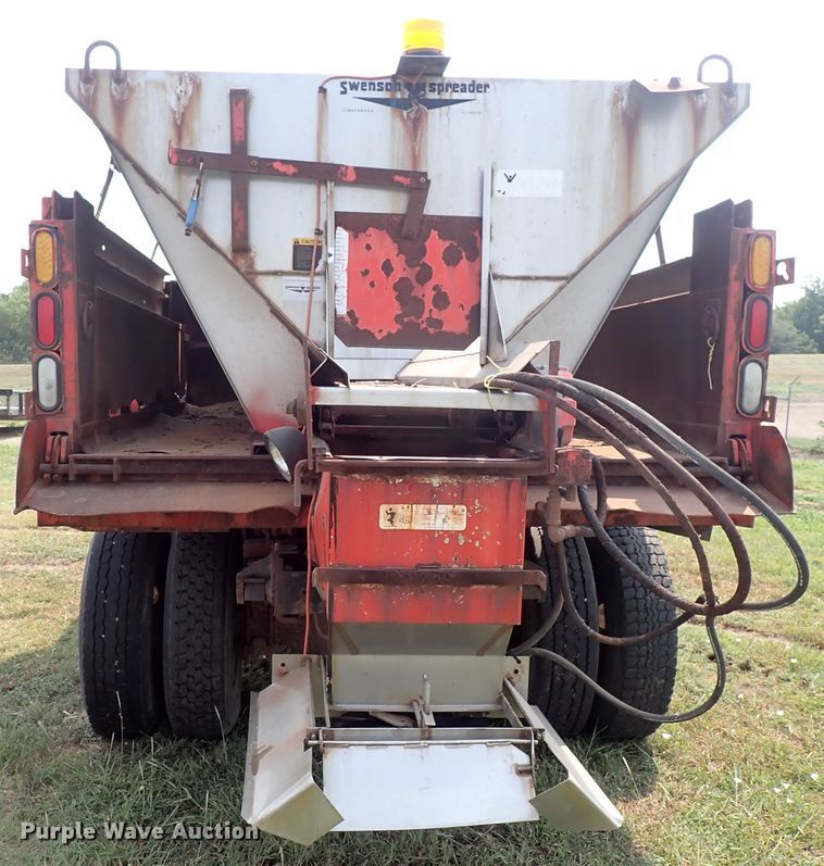 image for item IJ9906 1993 International 4900  dump truck