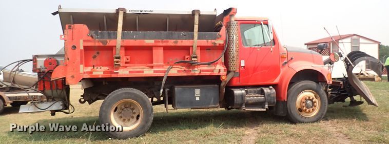 image for item IJ9906 1993 International 4900  dump truck