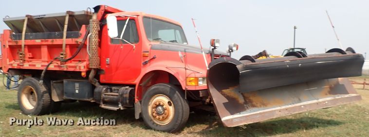 image for item IJ9906 1993 International 4900  dump truck