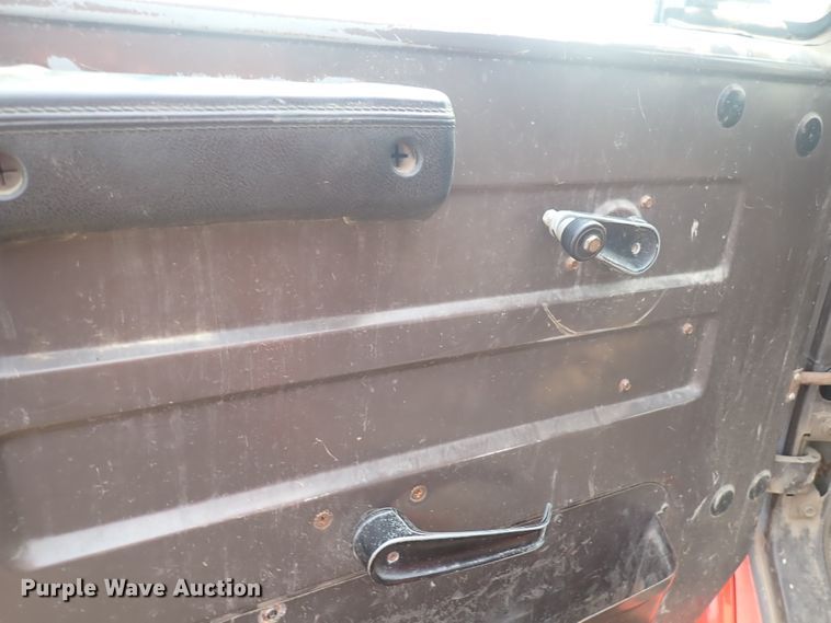 image for item IJ9906 1993 International 4900  dump truck