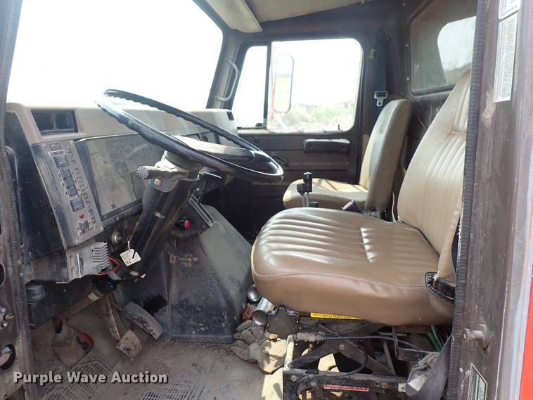 image for item IJ9906 1993 International 4900  dump truck