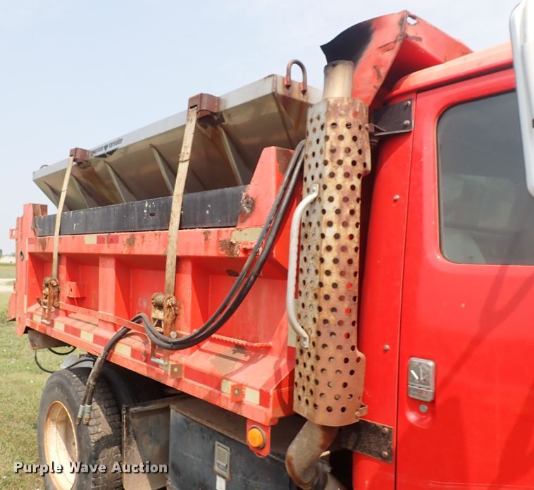image for item IJ9906 1993 International 4900  dump truck