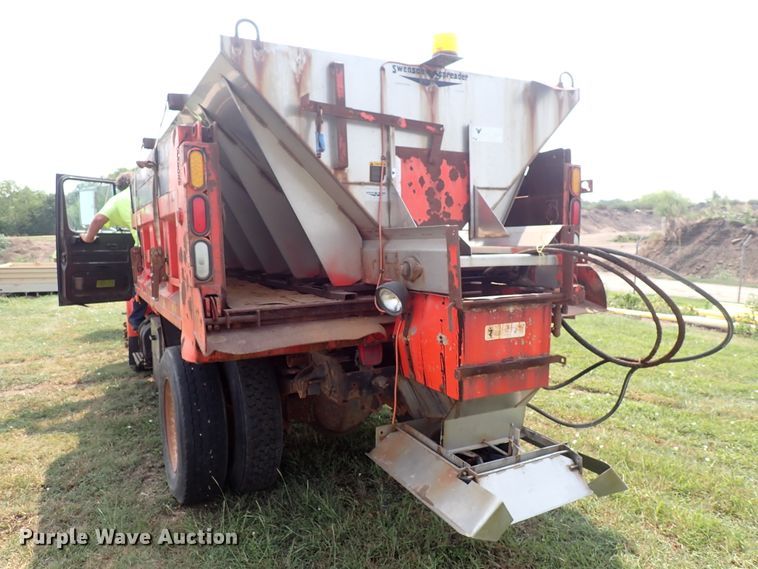 image for item IJ9906 1993 International 4900  dump truck