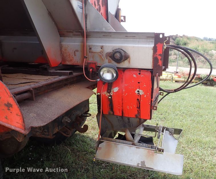 image for item IJ9906 1993 International 4900  dump truck