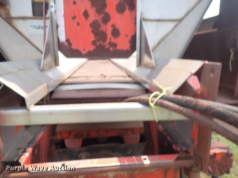 image for item IJ9906 1993 International 4900  dump truck