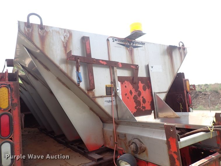 image for item IJ9906 1993 International 4900  dump truck