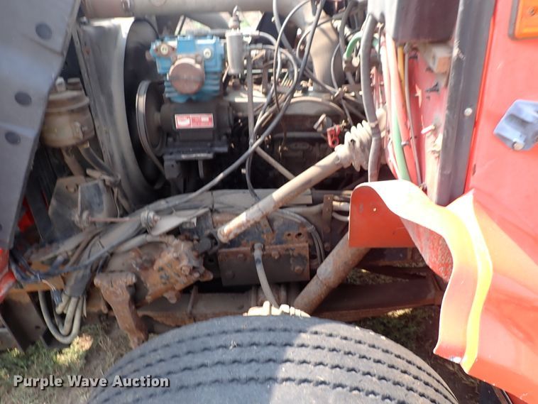 image for item IJ9906 1993 International 4900  dump truck