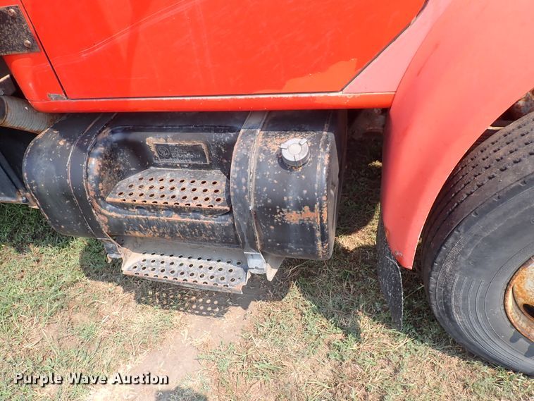 image for item IJ9906 1993 International 4900  dump truck