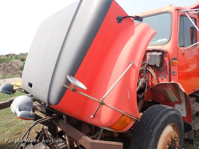 image for item IJ9906 1993 International 4900  dump truck