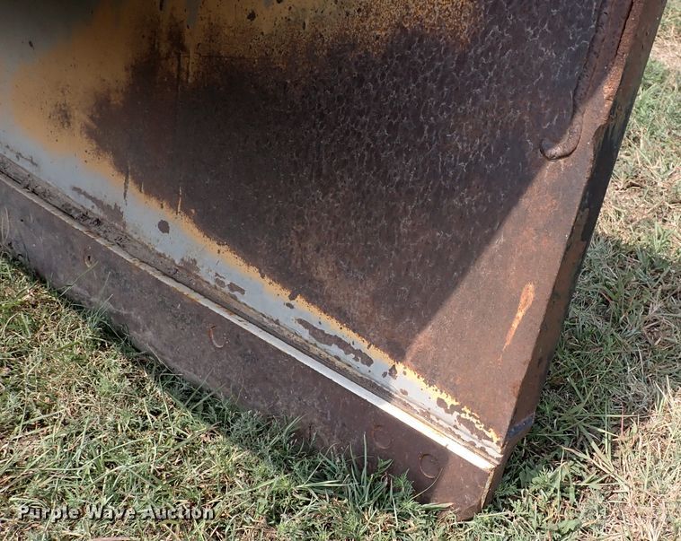 image for item IJ9906 1993 International 4900  dump truck