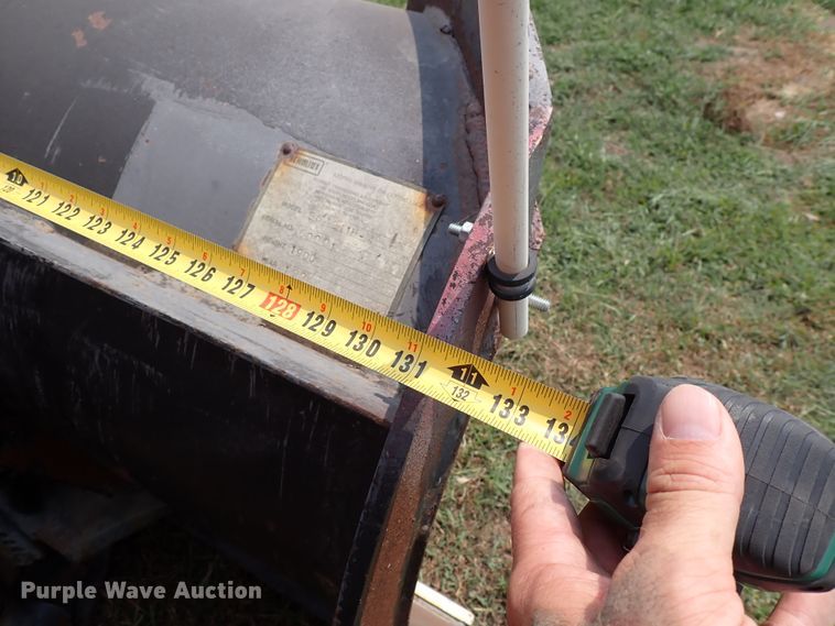 image for item IJ9906 1993 International 4900  dump truck