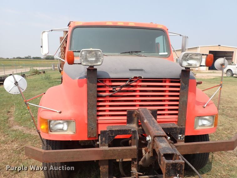 image for item IJ9906 1993 International 4900  dump truck
