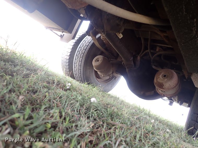 image for item IJ9906 1993 International 4900  dump truck