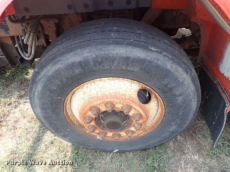 image for item IJ9906 1993 International 4900  dump truck