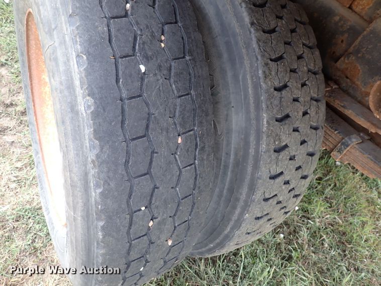 image for item IJ9906 1993 International 4900  dump truck