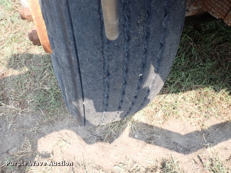 image for item IJ9906 1993 International 4900  dump truck