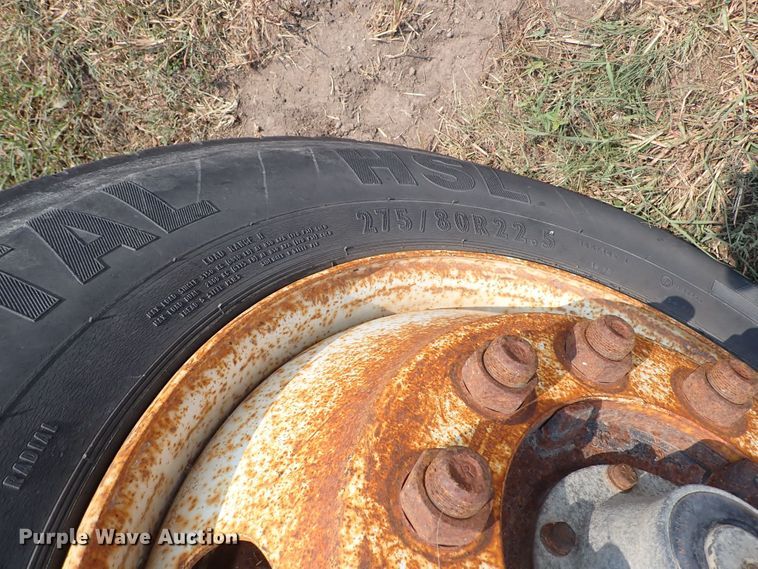 image for item IJ9906 1993 International 4900  dump truck