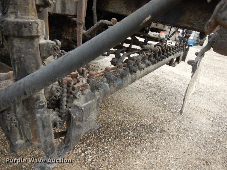 image for item IL9961 1981 International 1854  oil distributor truck