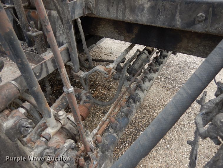 image for item IL9961 1981 International 1854  oil distributor truck