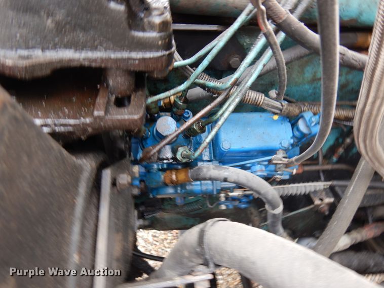 image for item IL9961 1981 International 1854  oil distributor truck