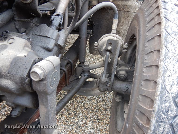 image for item IL9961 1981 International 1854  oil distributor truck