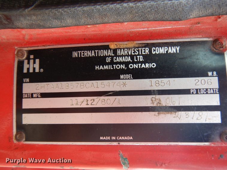image for item IL9961 1981 International 1854  oil distributor truck