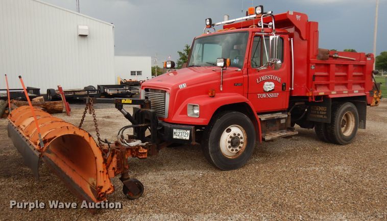 image for item IL9962 2001 Freightliner FL80  dump truck