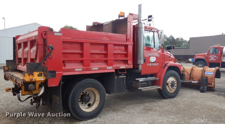 image for item IL9962 2001 Freightliner FL80  dump truck