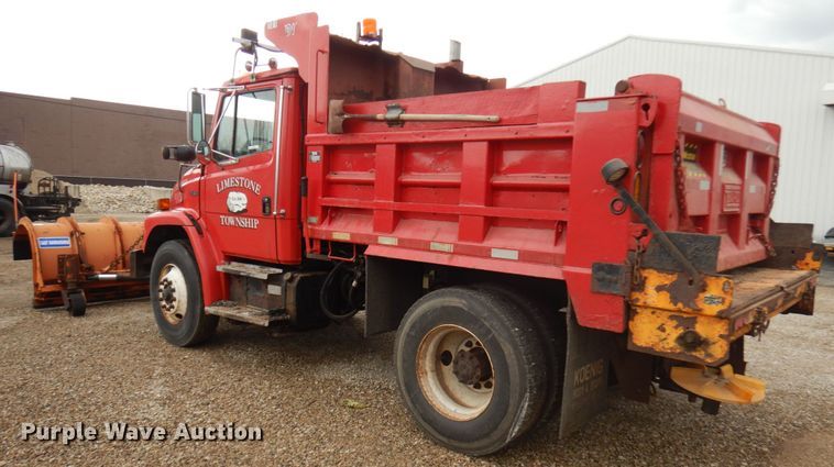 image for item IL9962 2001 Freightliner FL80  dump truck