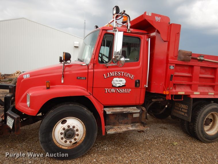 image for item IL9962 2001 Freightliner FL80  dump truck