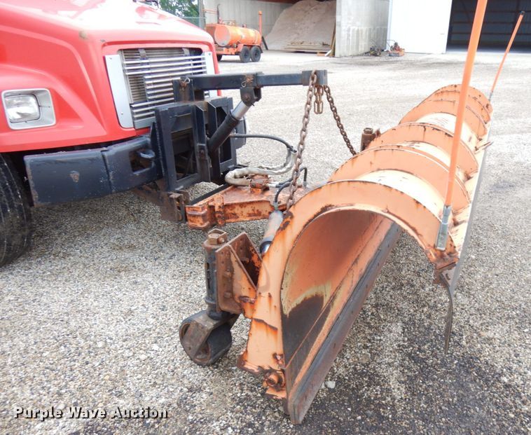 image for item IL9962 2001 Freightliner FL80  dump truck