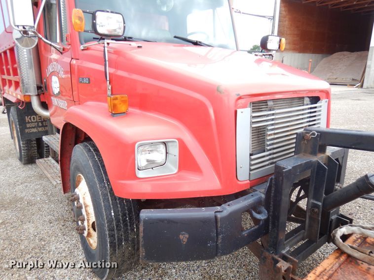 image for item IL9962 2001 Freightliner FL80  dump truck