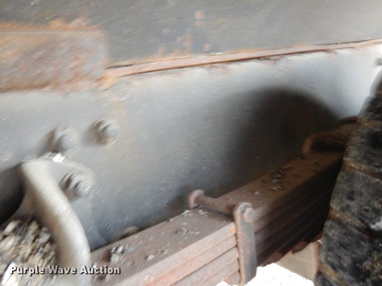 image for item IL9962 2001 Freightliner FL80  dump truck