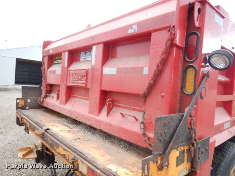 image for item IL9962 2001 Freightliner FL80  dump truck