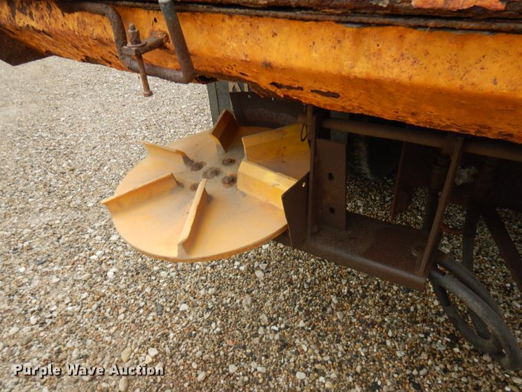 image for item IL9962 2001 Freightliner FL80  dump truck