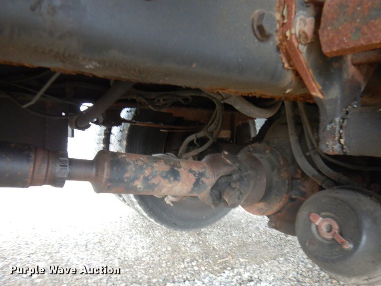 image for item IL9962 2001 Freightliner FL80  dump truck